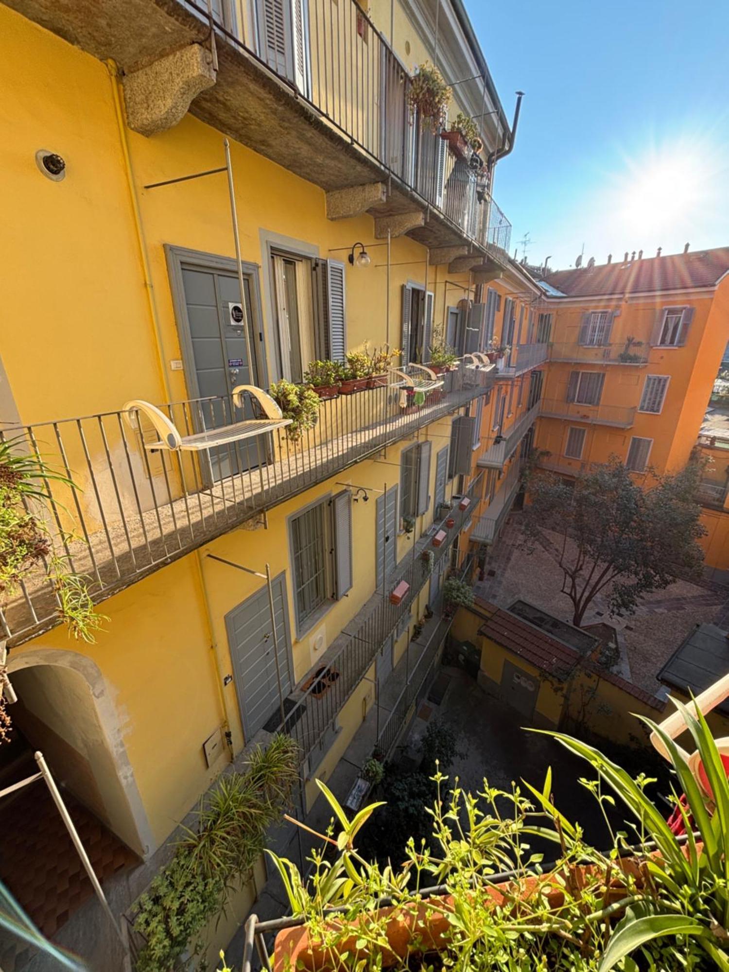 La Vecchia Milano-Les Nubles Vannucci - Il Ballatoio E Il Cortile Ngoại thất bức ảnh