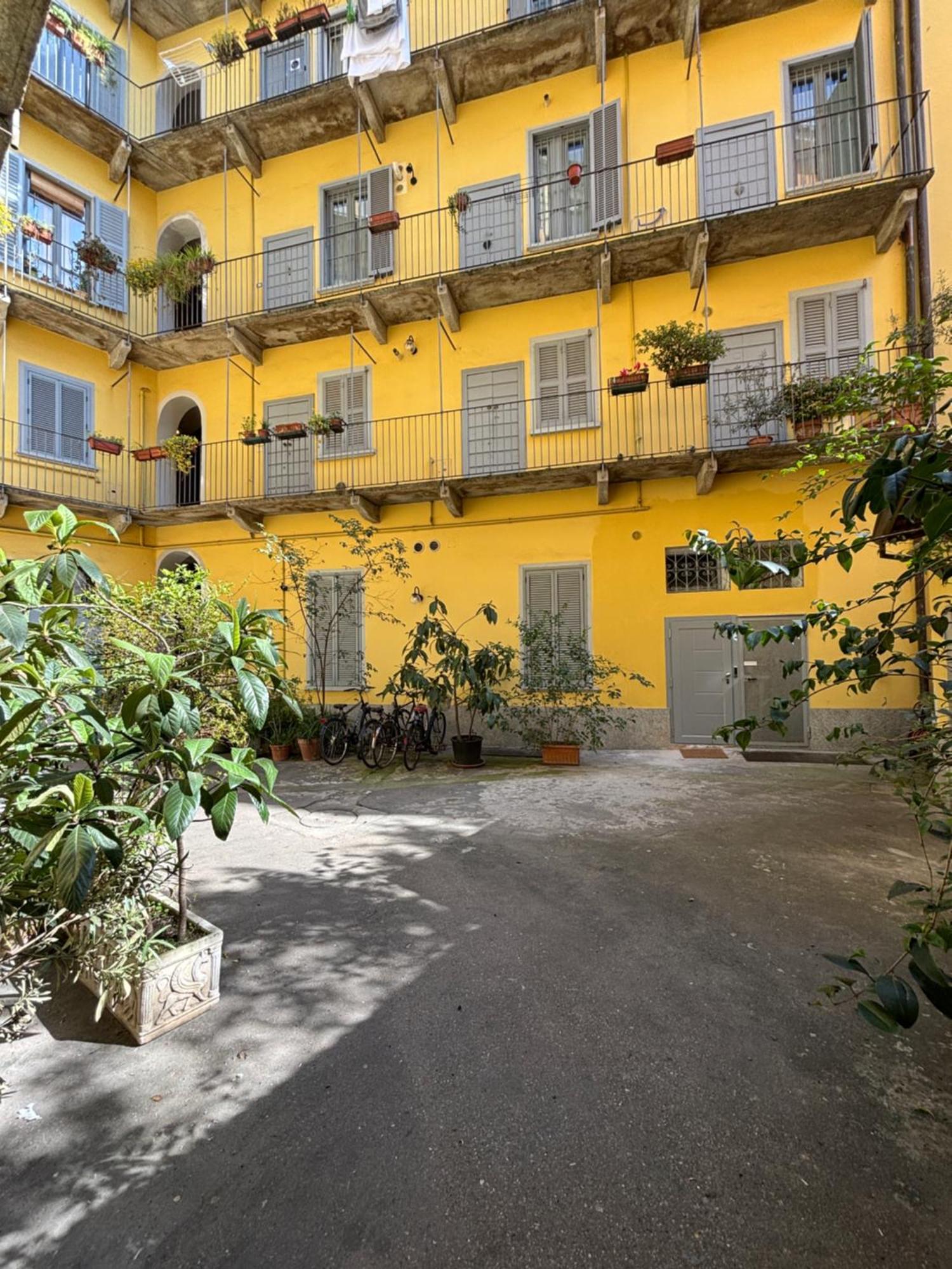 La Vecchia Milano-Les Nubles Vannucci - Il Ballatoio E Il Cortile Ngoại thất bức ảnh
