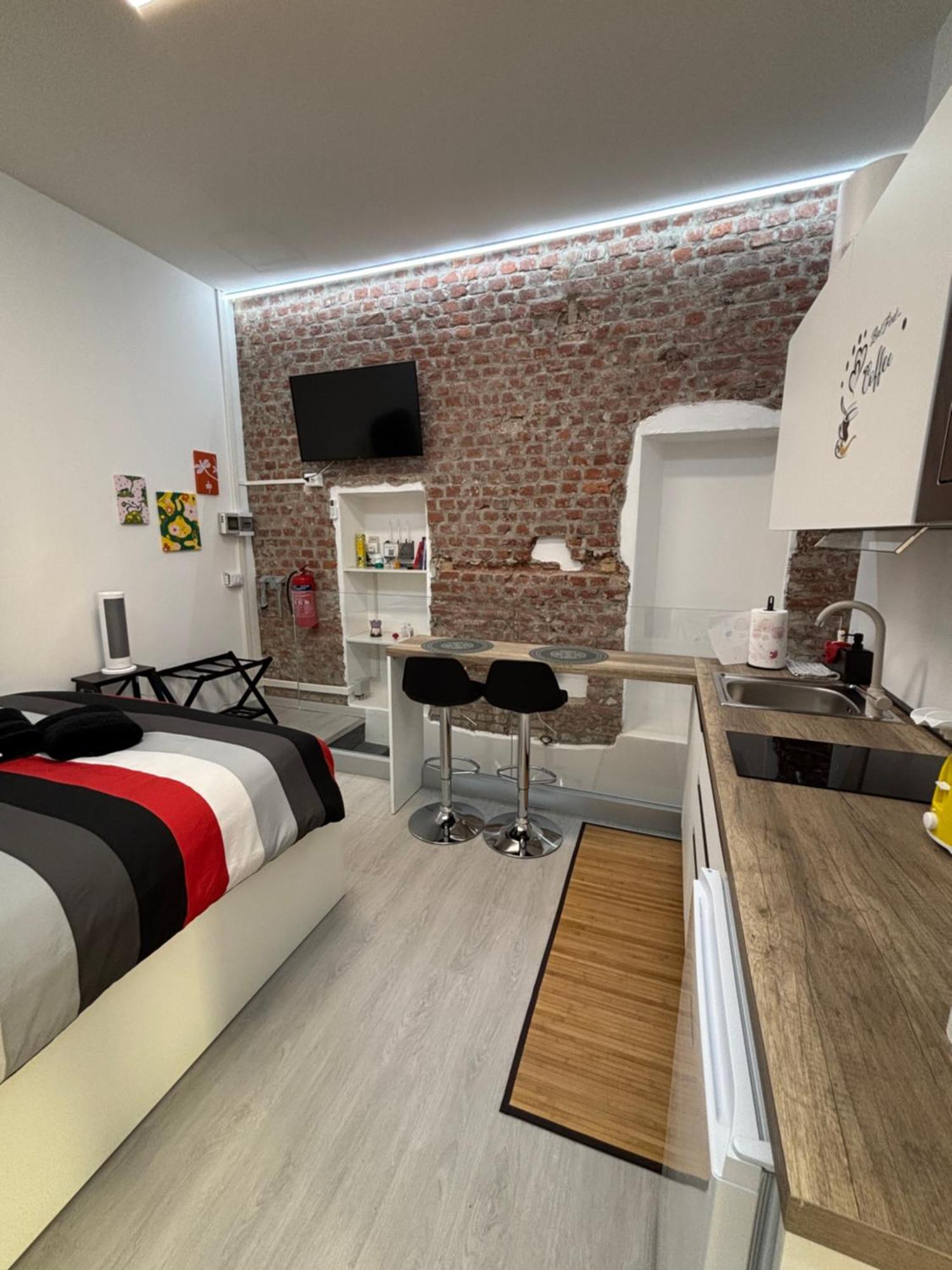La Vecchia Milano-Les Nubles Vannucci - Il Ballatoio E Il Cortile Ngoại thất bức ảnh